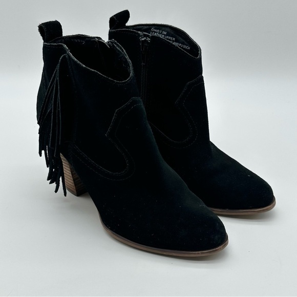 Steve Madden Shoes - Steve Madden Ohio Black Ankle Boots with Fringe